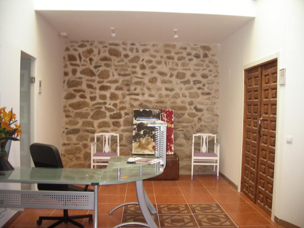 Apartamentos La Fonda Aninon 객실 사진