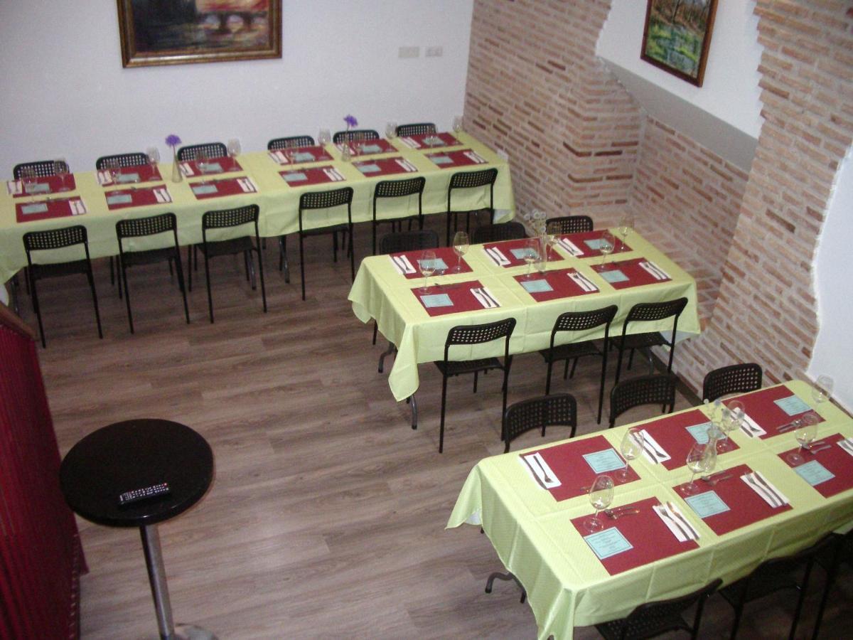 Apartamentos La Fonda Aninon 외부 사진
